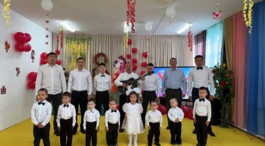 Әкелер мектебінің құттықтауы
